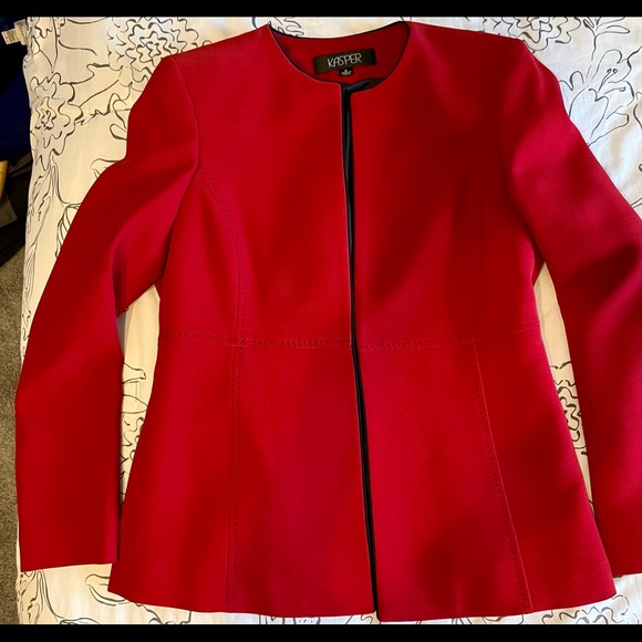 Ladies wool suit - Picture 3 of 9